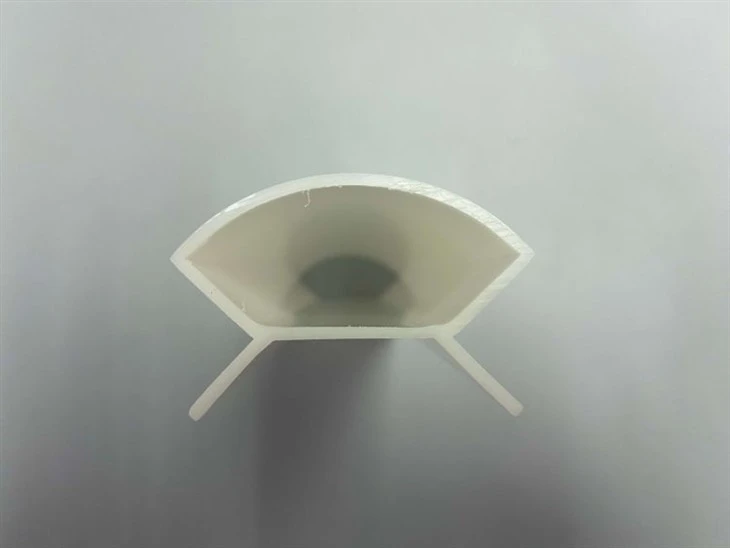 Corner Radius Profile Plastic 2800mm For Furniture Board
